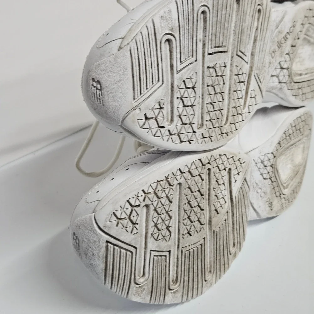 New Balance 624 Training Shoes Womens 9.5 White WX624WT2 Leather ABZORB Sneaker